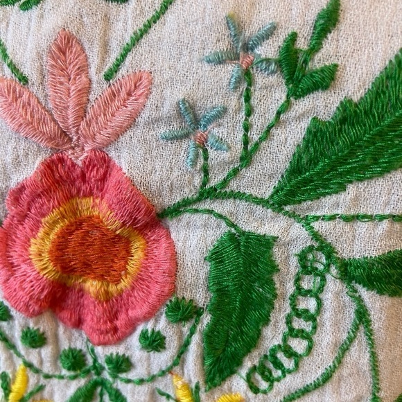 EVY’s Tree Beautiful Sleeveless Embroidered 100% Cotton Ruffled Tank Top Blouse - Picture 16 of 16